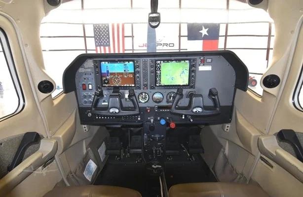 2004 CESSNA TURBO 182T SKYLANE Photo 3