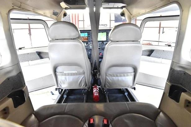 2004 CESSNA TURBO 182T SKYLANE Photo 4
