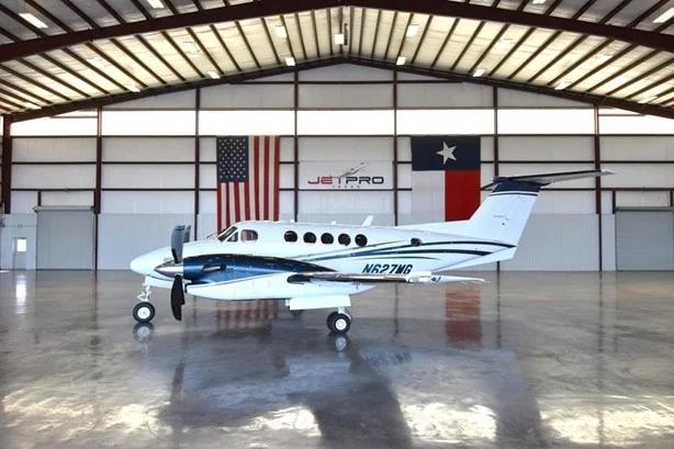 1989 BEECHCRAFT KING AIR 300 Photo 2