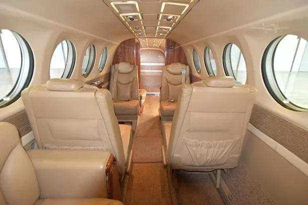 1989 BEECHCRAFT KING AIR 300 Photo 3