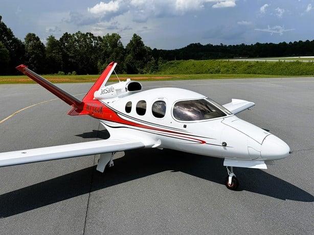 2017 CIRRUS VISION SF50 Photo 3