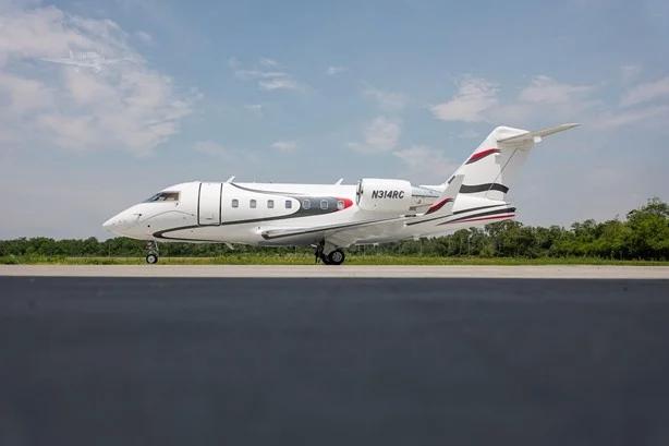 1999 BOMBARDIER CHALLENGER 604 Photo 2