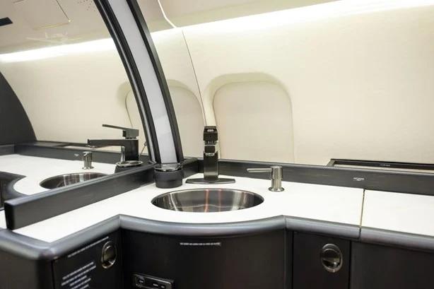 1999 BOMBARDIER CHALLENGER 604 Photo 7