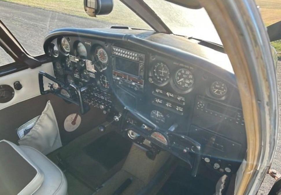 1964 PIPER CHEROKEE 180 Photo 6