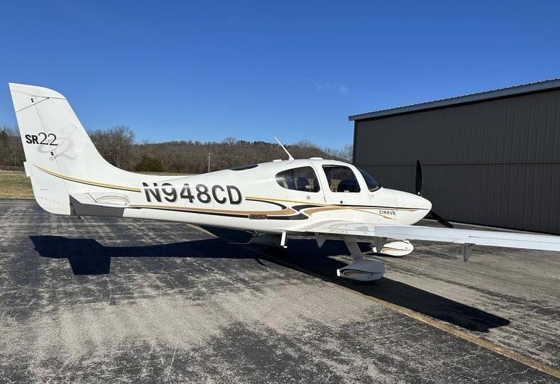 2004 CIRRUS SR22 Photo 5