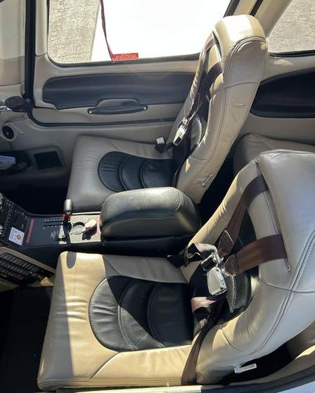 2004 CIRRUS SR22 Photo 6