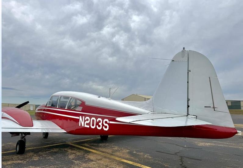 Piper Apache Photo 4