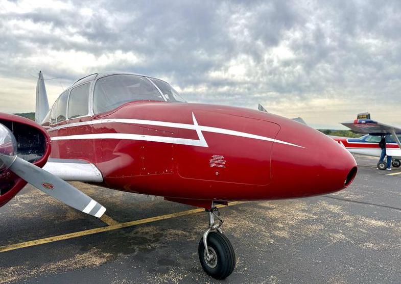 Piper Apache Photo 7