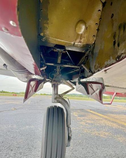 Piper Apache Photo 6