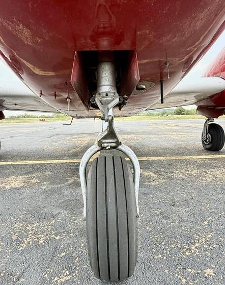 Piper Apache Photo 4