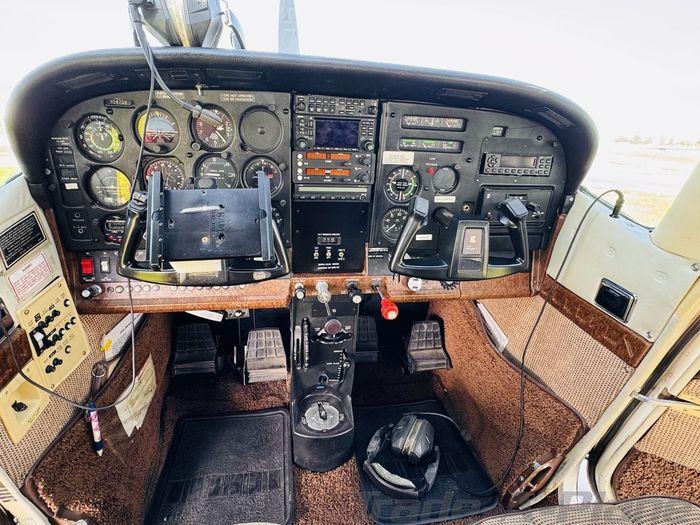 1981 CESSNA 182T SKYLANE Photo 5