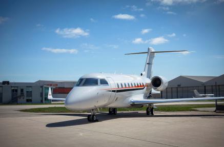 2013 Gulfstream G280 Photo 2