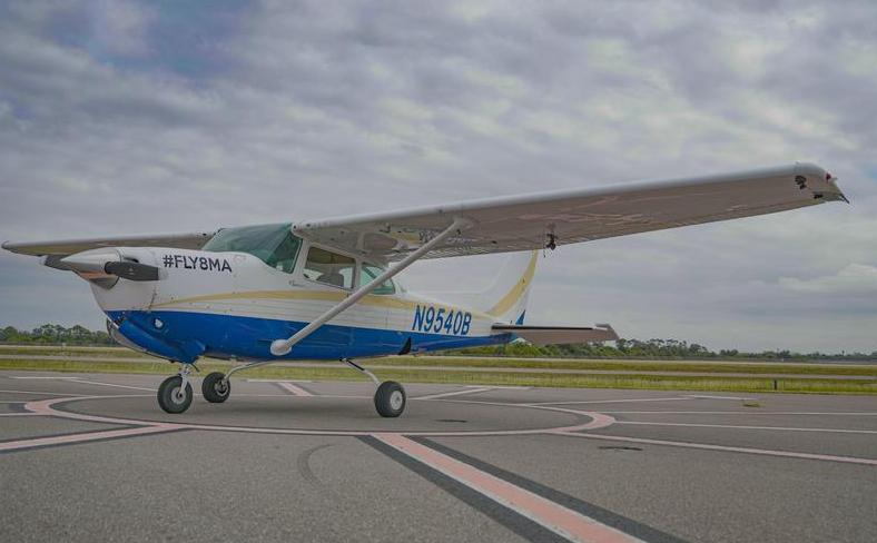 1982 Cessna 172RG Photo 3