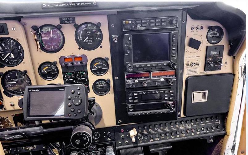1984 Beech F33A Bonanza Turbo Photo 3
