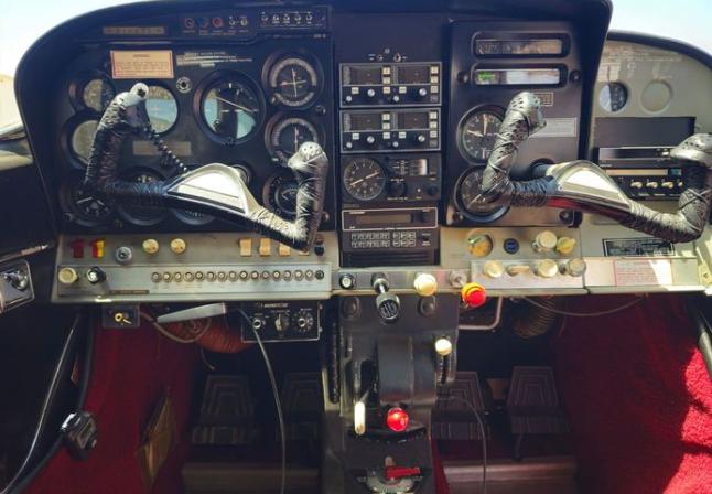 1966 CESSNA 210F Photo 2
