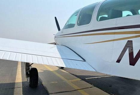 1980 Beech F33A Bonanza Photo 4