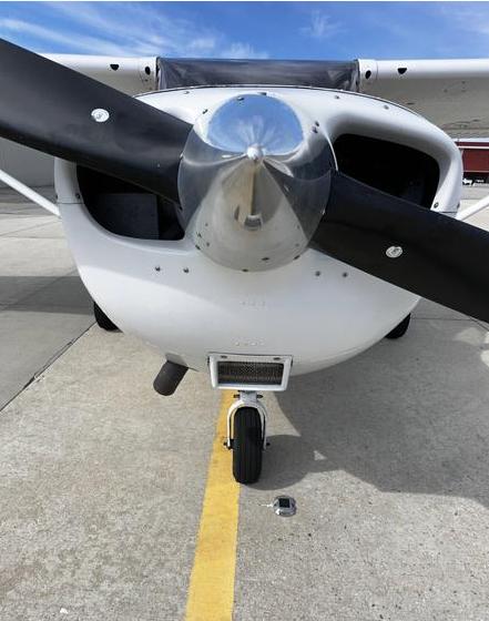 2000 Cessna 172S Millennium Edition Photo 6