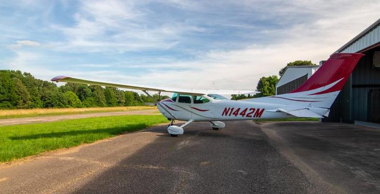 1975 Cessna 182P Photo 3