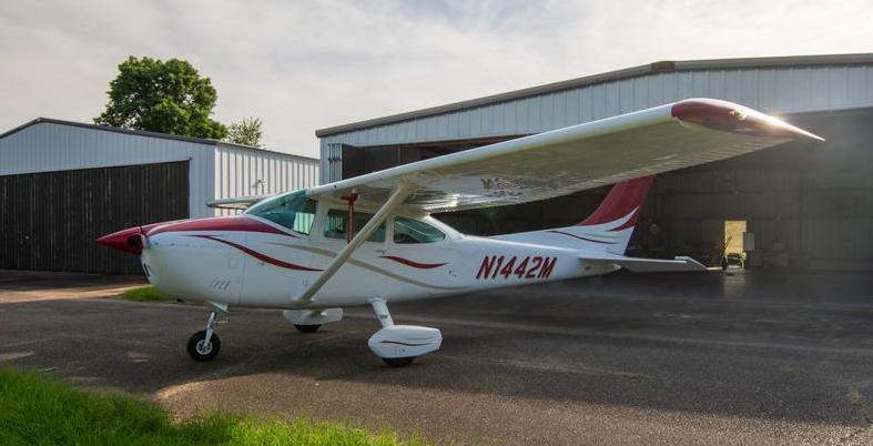 1975 Cessna 182P Photo 4