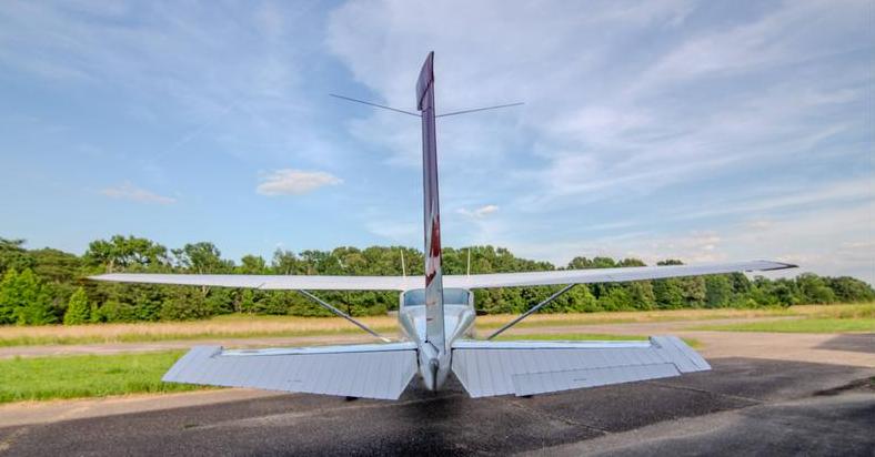 1975 Cessna 182P Photo 2