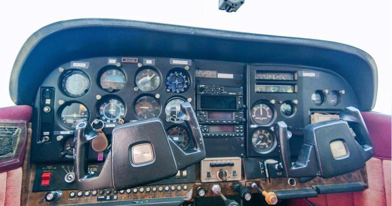 1975 Cessna 182P Photo 3
