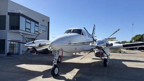 2005 BEECHCRAFT KING AIR C90B Photo 3