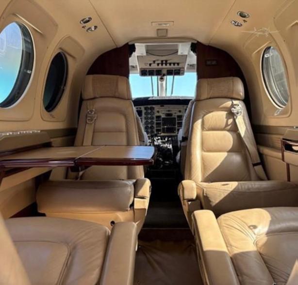 2005 BEECHCRAFT KING AIR C90B Photo 2