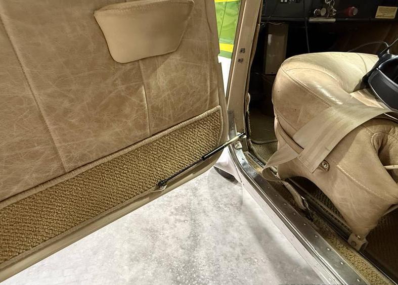 1956 CESSNA 182 Photo 3