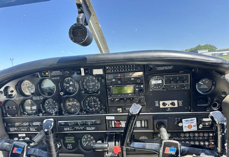 1975 PIPER ARCHER PA28-180 Photo 4
