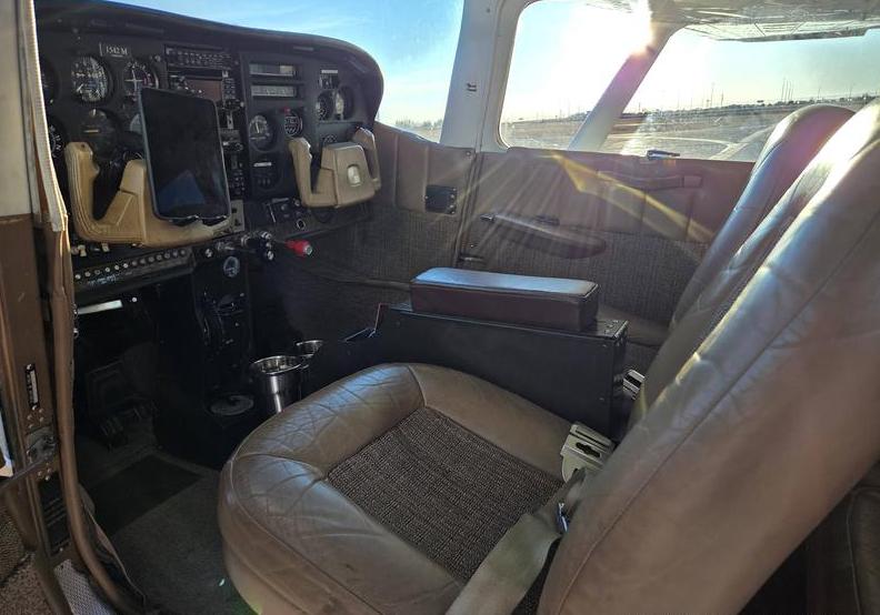 1976 Cessna 182P Photo 6