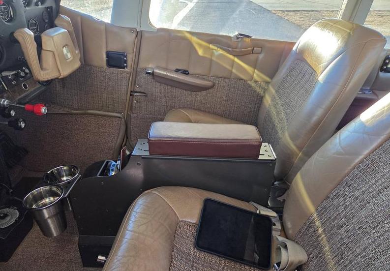 1976 Cessna 182P Photo 2