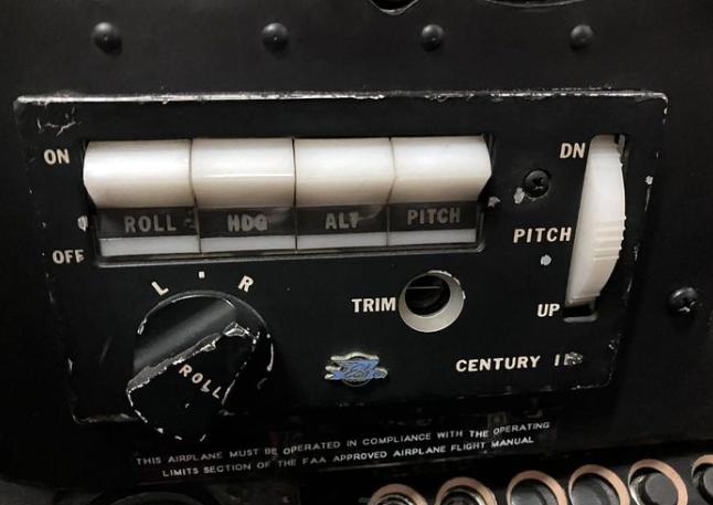 1963 BEECHCRAFT H18 Photo 5