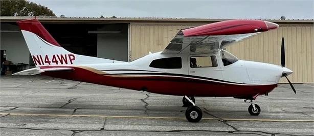 1973 CESSNA TURBO 210L Photo 2