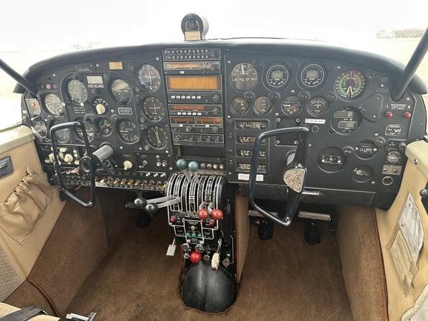 1966 PIPER AZTEC Photo 6