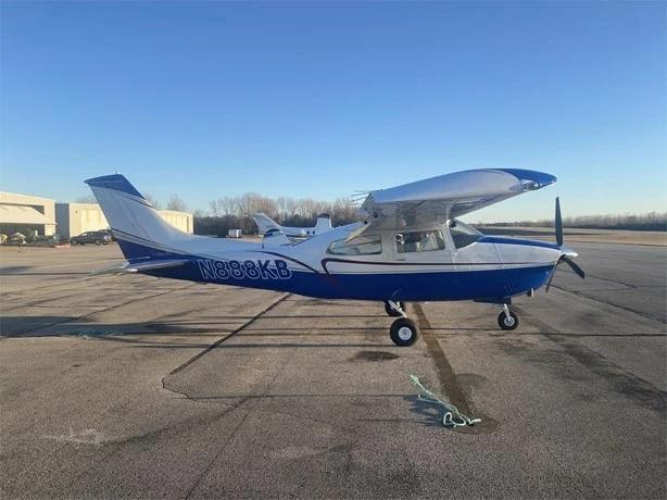 1973 CESSNA TURBO 210L Photo 2