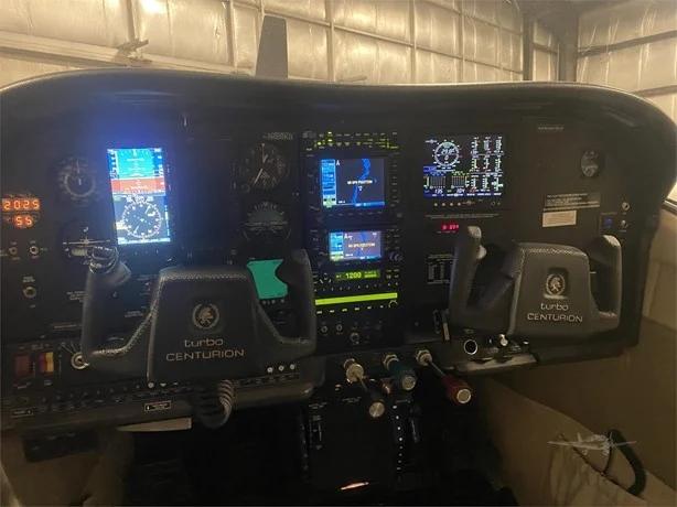 1973 CESSNA TURBO 210L Photo 3