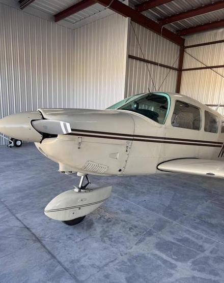 1980 Piper Archer ll Photo 2