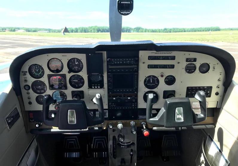 1973 Cessna 182P Photo 4