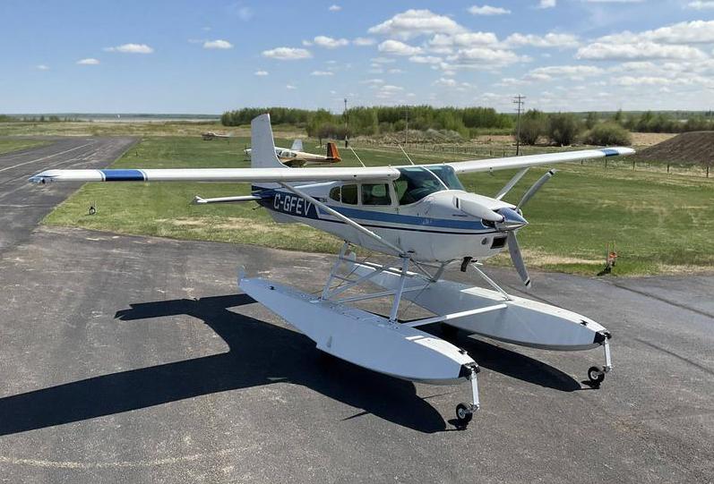 1977 Cessna A185F Amphibian Photo 2