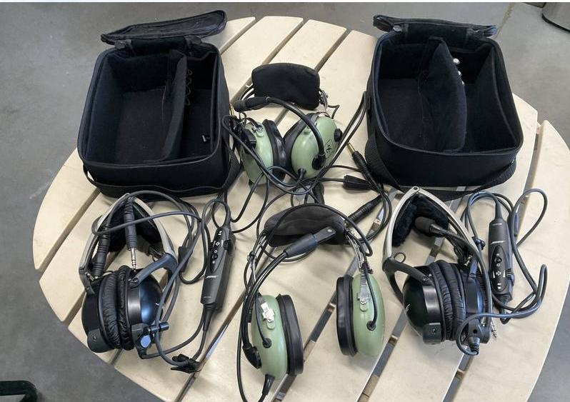 1977 Cessna A185F Amphibian Photo 7