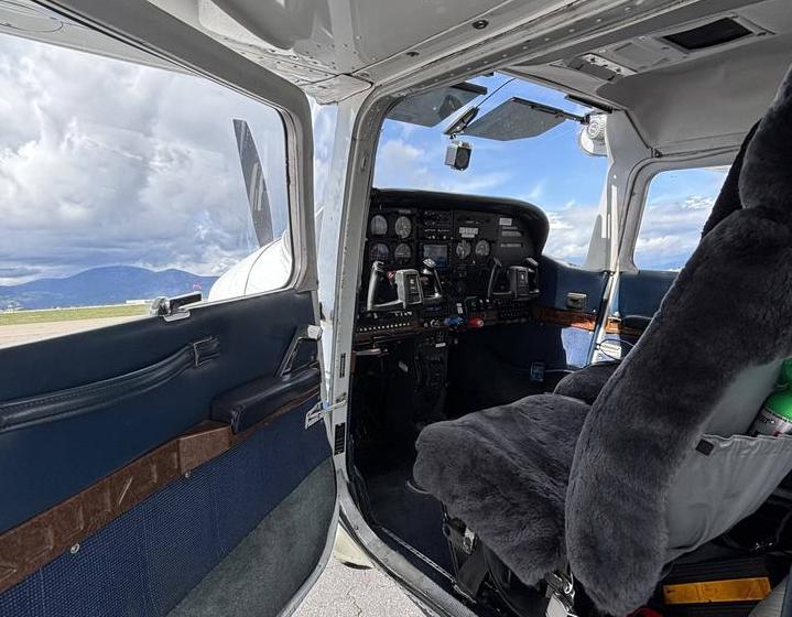 1981 CESSNA 182R Photo 5