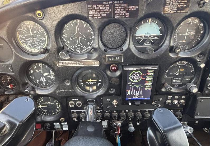 1968 PIPER CHEROKEE 6/300 Photo 2