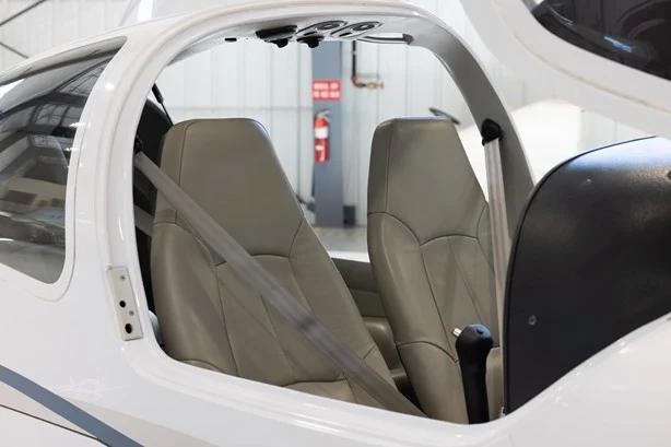 2007 DIAMOND DA40 Photo 6