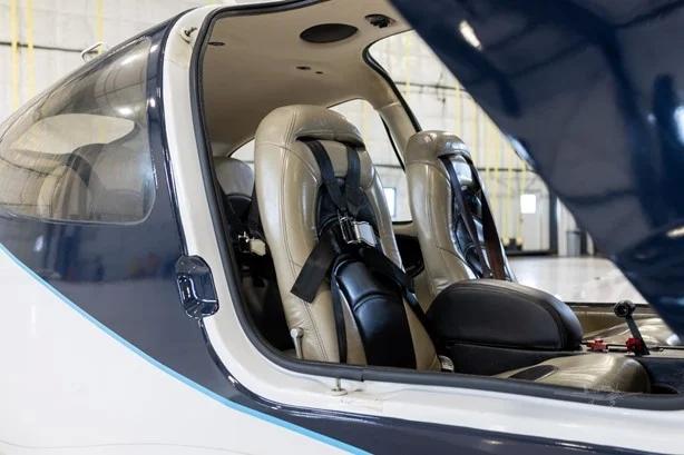 2004 CIRRUS SR22-G2 Photo 5