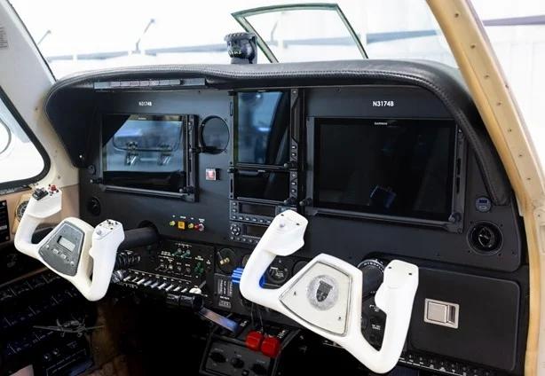 1994 BEECHCRAFT 58 BARON Photo 7