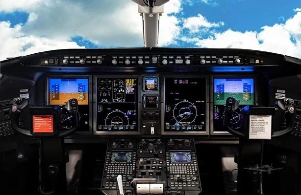 2006 BOMBARDIER CHALLENGER 300 Photo 5