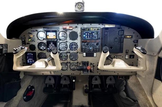 1997 PIPER ARCHER III Photo 5