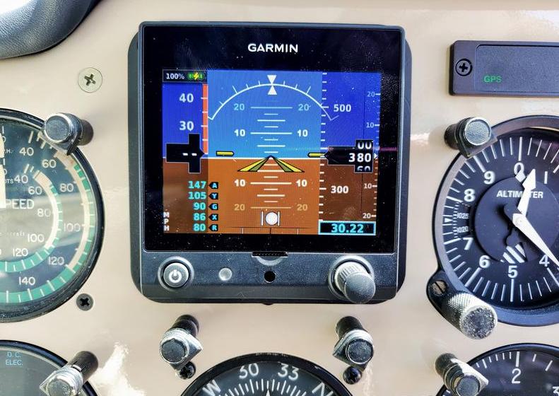 Debonair C-33 Photo 5