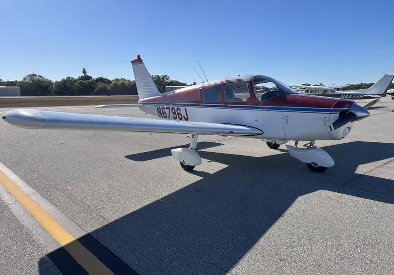Piper Cherokee  Photo 4