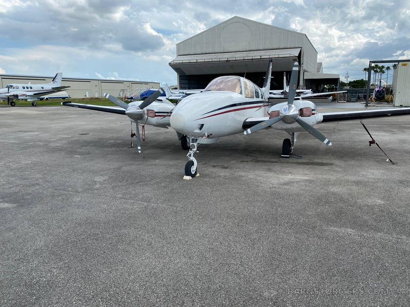 1991 Beech BE58 Baron Photo 3